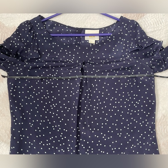 Maeve 100% silk flutter 3/4 sleeve blouse with small sea foam green polkadots - Picture 7 of 8